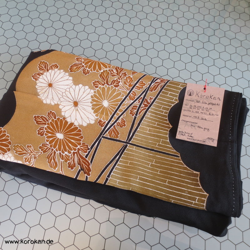 goldgestickte Chrysanthemen Tomesode Seiden Kimono