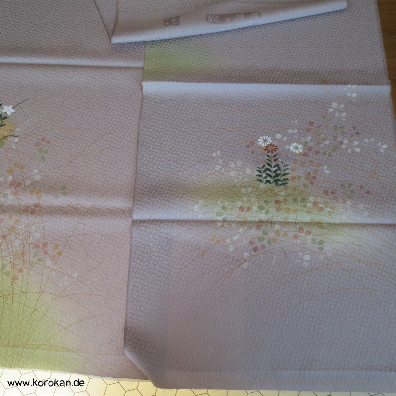 Bokashi, feine Blüten gold, bestickt, Furisode Karieba