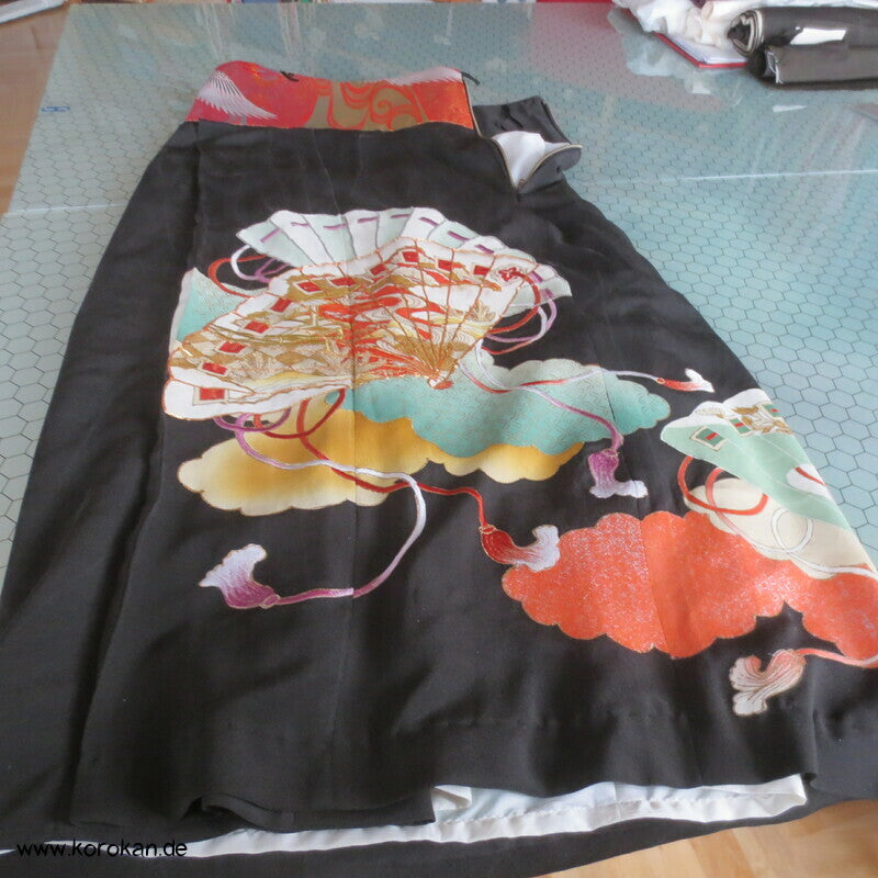 Upcycling Tomesode Kimono Rock mit angesetztem Brokat Obi Bund, Gr. M
