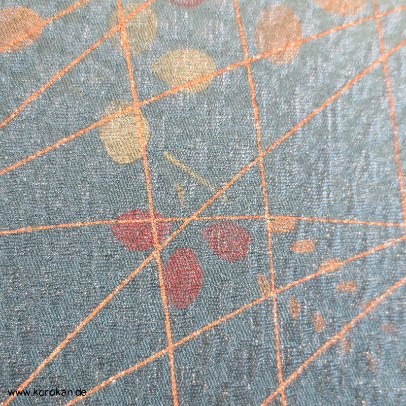 Bokashi, feine Blüten gold, bestickt, Furisode Karieba