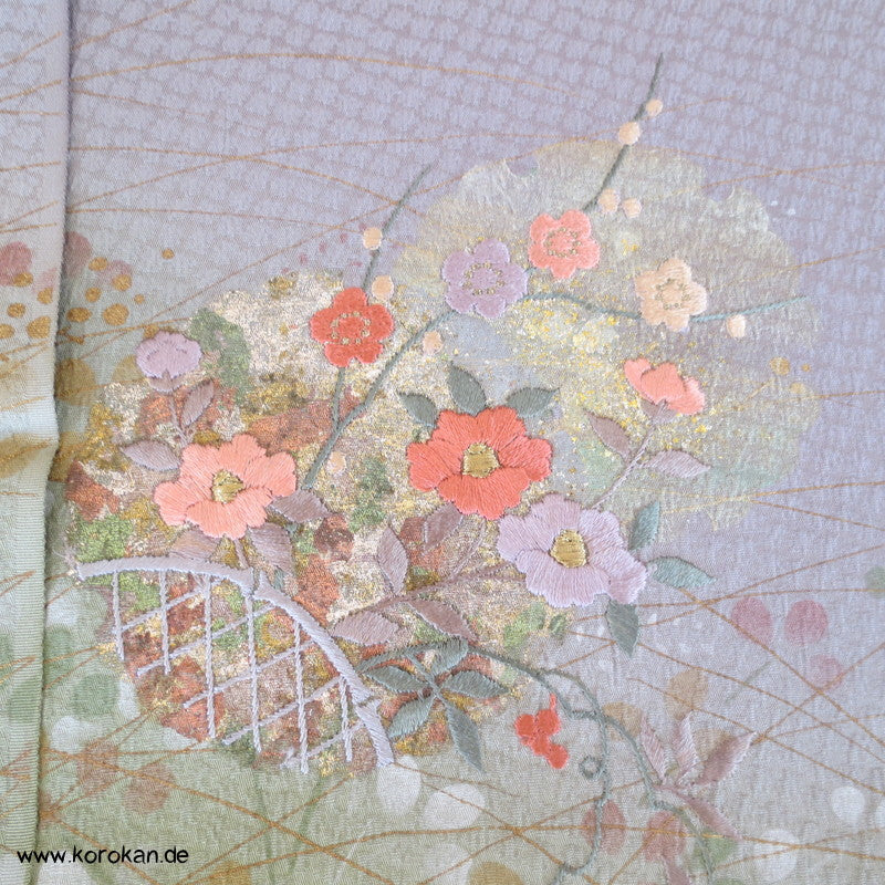 Bokashi, feine Blüten gold, bestickt, Furisode Karieba