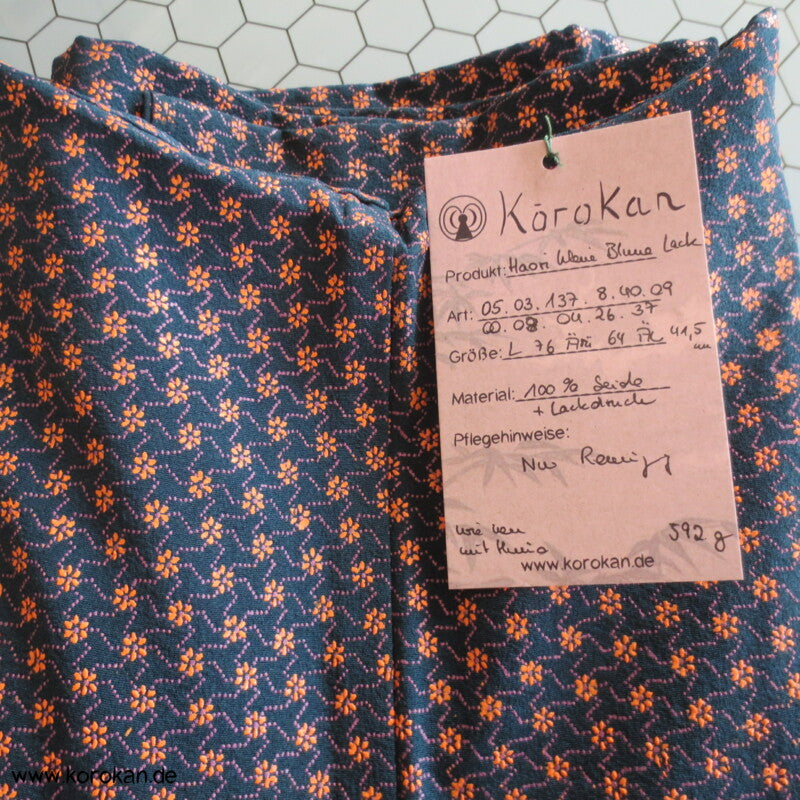 Lacktupfenblüten Triskelen Seidencrepe Haori - Kimono Jacke, mit Himo