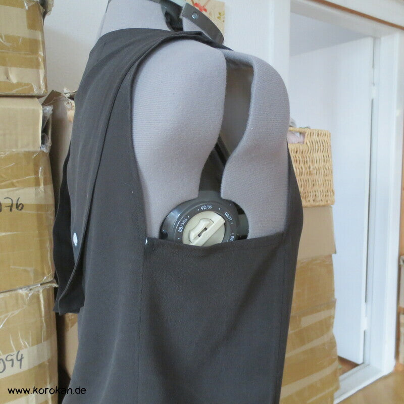 Kimono Seiden Upcycling Top, schwarzer Crepe mit Mon Wappen Gr. M