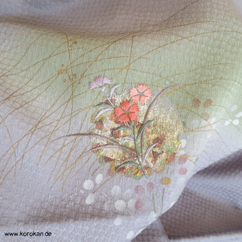 Bokashi, feine Blüten gold, bestickt, Furisode Karieba