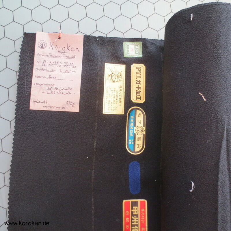 schwarzer Seidencrepe Ensemble Mofuku Tanmono, Paulownia Mon