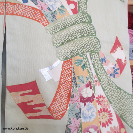 riesiges Noshi - Muster, Gold und Silber Furisode, prächtig