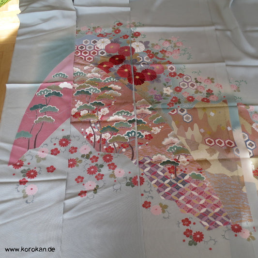 Blütenwirbel Araihari Furisode bahnenübergreifend