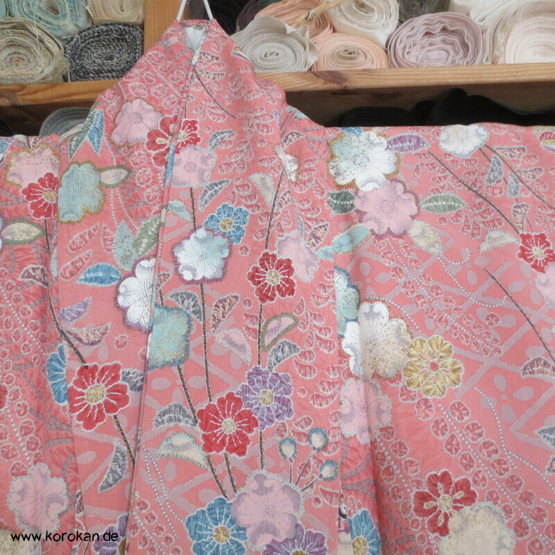 Tsujigahana Blumen und Mandarinenten Seidencrepe Komon Kimono