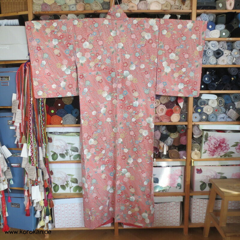 Tsujigahana Blumen und Mandarinenten Seidencrepe Komon Kimono