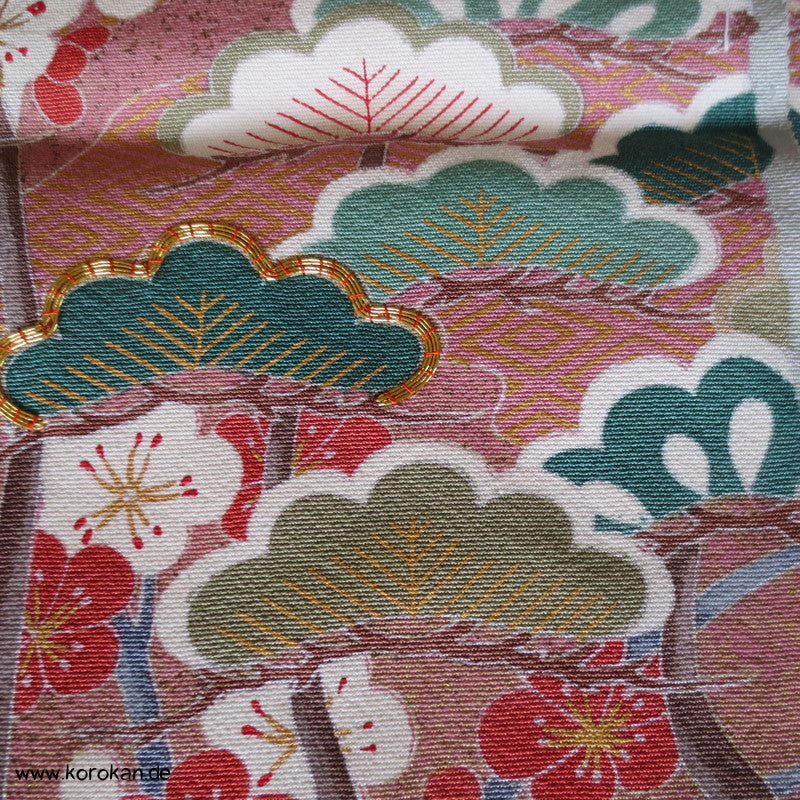 Blütenwirbel Araihari Furisode bahnenübergreifend