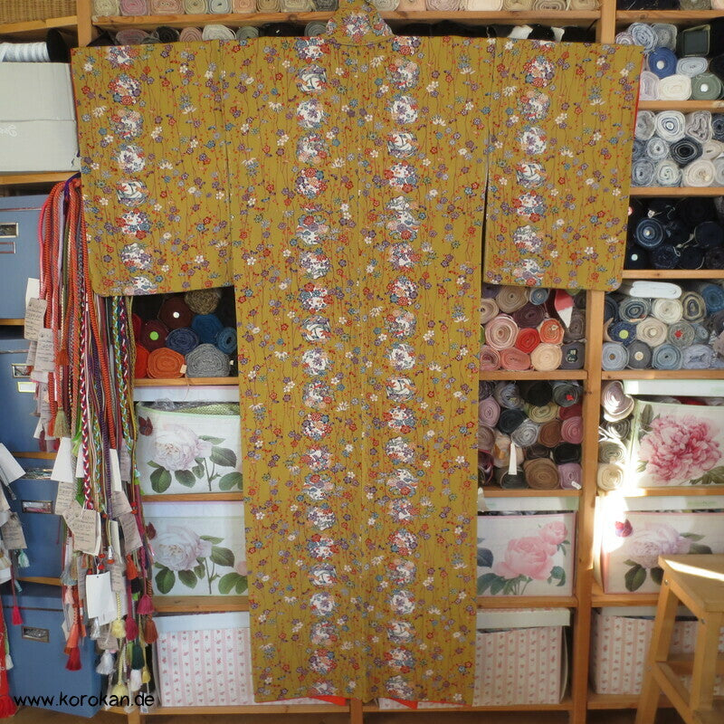 Vier Jahreszeiten Blumenrondelle Komon Kimono