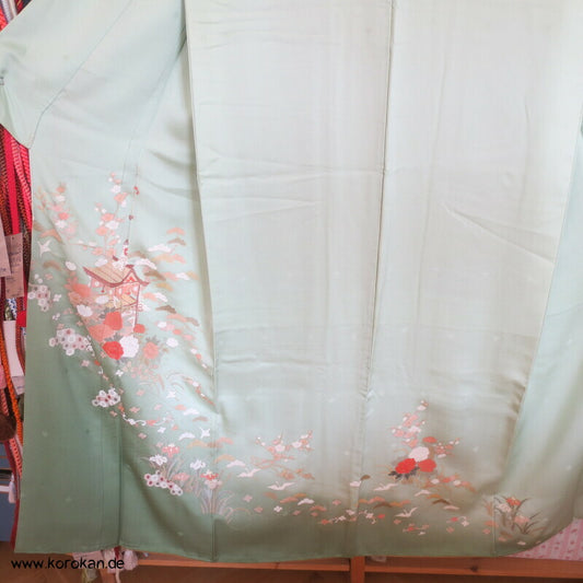 Tsukesage Kimono Seide Gartenhäuschen in Blüten auf hellgrün jade