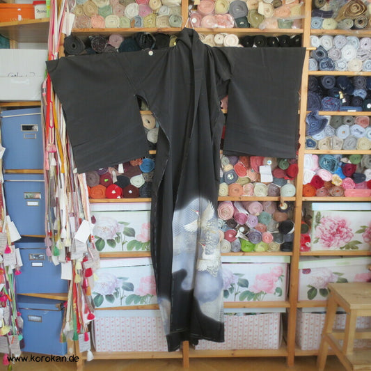 Tomesode, Kranichstickerei Golddruck, Seidencrepe Karieba