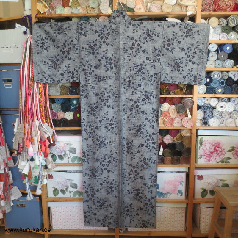Tsumugi Seiden Kasuri Kimono Blumen in jeansblau