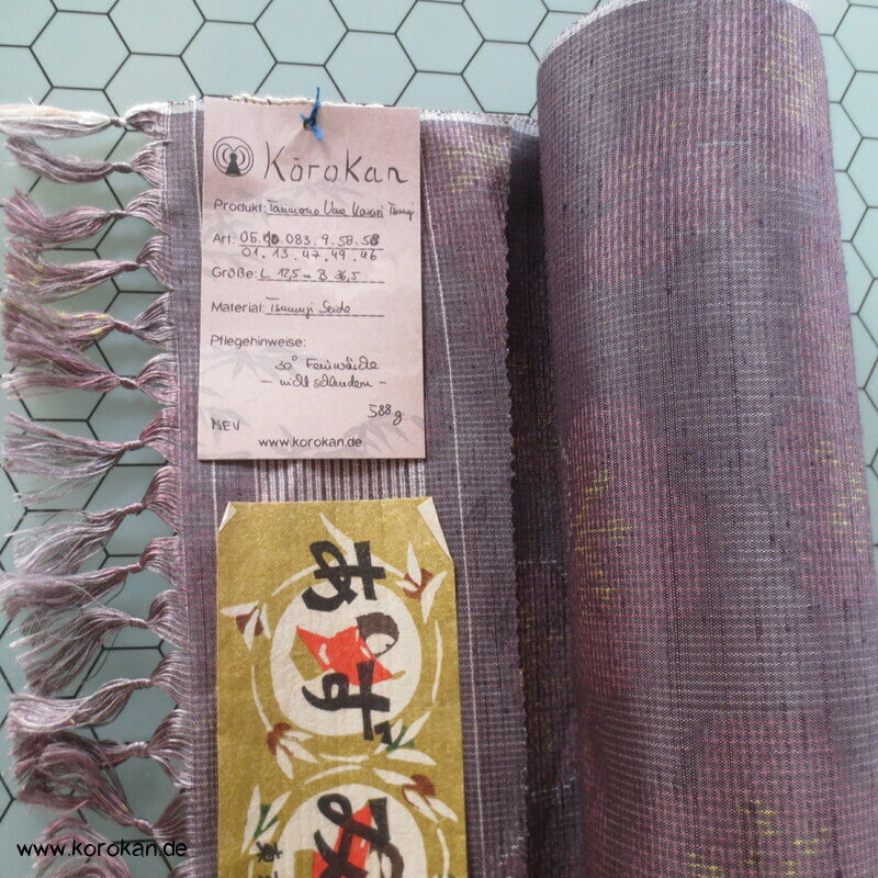 Ume Blüten Kasuri Tsumugi Kimono Seide Stoffrolle