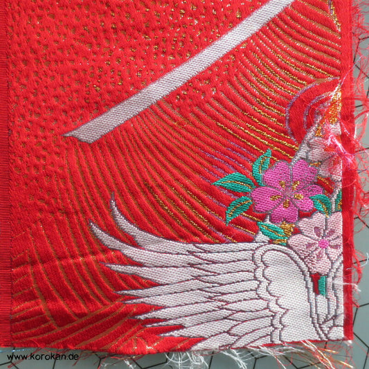 Wellen rot Uchikake Seidenbrokat Stoffrest