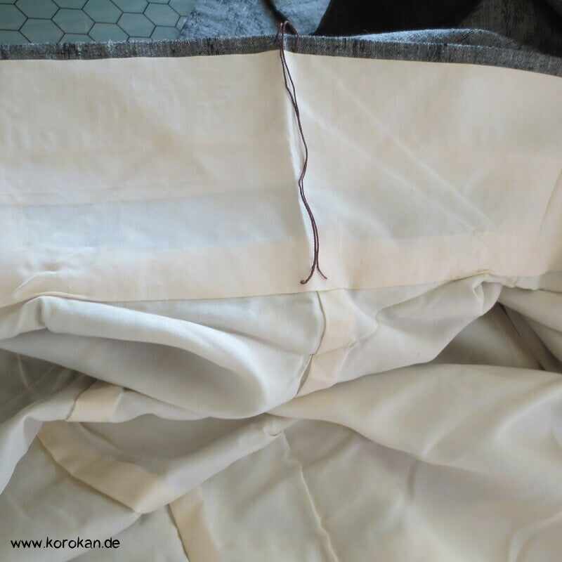 Tsumugi Seiden Kasuri Kimono zarte Zweige in grau