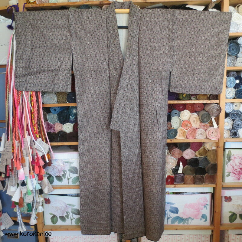 Oshima Tsumugi Seiden Kasuri Kimono Pfeile, antik