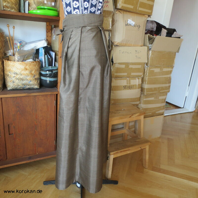 Hakama artige Hose, Kasuri Tsumugi Seide