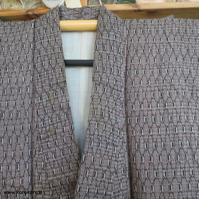 Oshima Tsumugi Seiden Kasuri Kimono Pfeile, antik