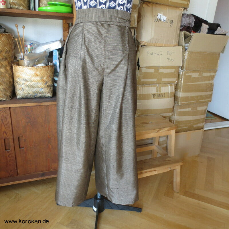 Hakama artige Hose, Kasuri Tsumugi Seide