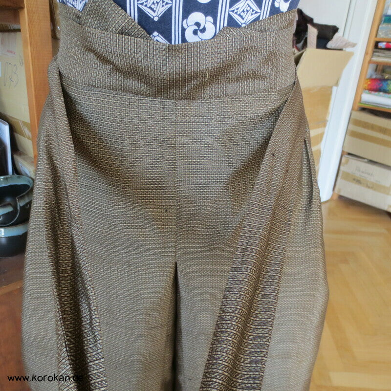 Hakama artige Hose, Kasuri Tsumugi Seide