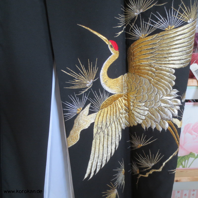 Kraniche gestickt in Gold und Silber Tomesode Kimono