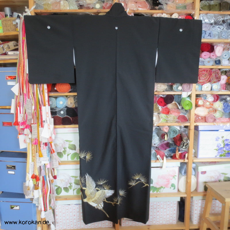 Kraniche gestickt in Gold und Silber Tomesode Kimono