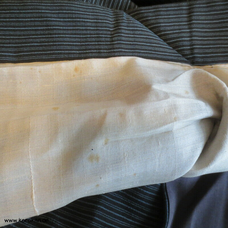 gestreifter Tsumugi Seiden Crepe Kimono