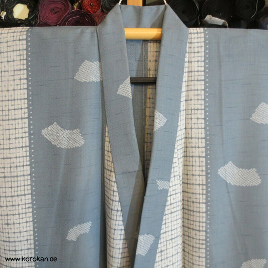 blaugrauer Synthetik Komon Kimono Fächer auf Streifen