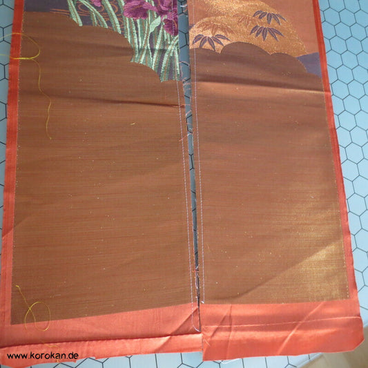 Blumen Uchikake Araihari Seidenbrokat Stoffrest