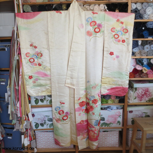 Pastell Bokashi Seide mit Blumen Stickereien Seidendamast Furisode