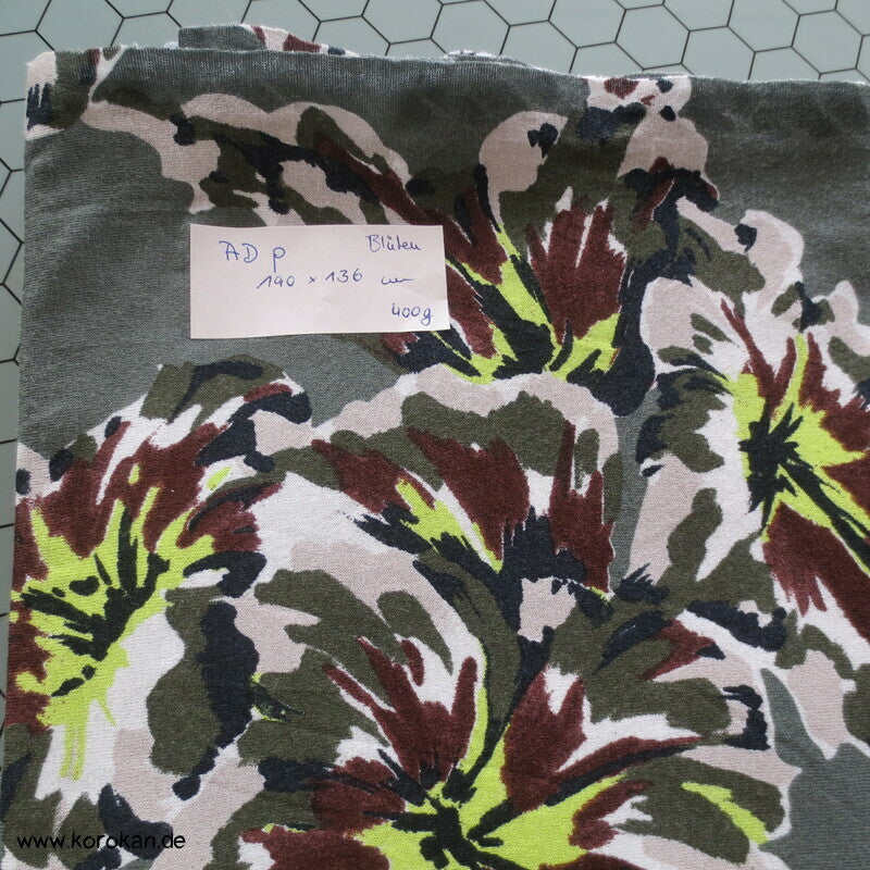 abstrakte Pfingstrosen in oliv Viscose Jersey