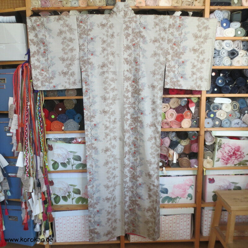 gedruckte Zweige Oshima Tsumugi Seiden Kimono