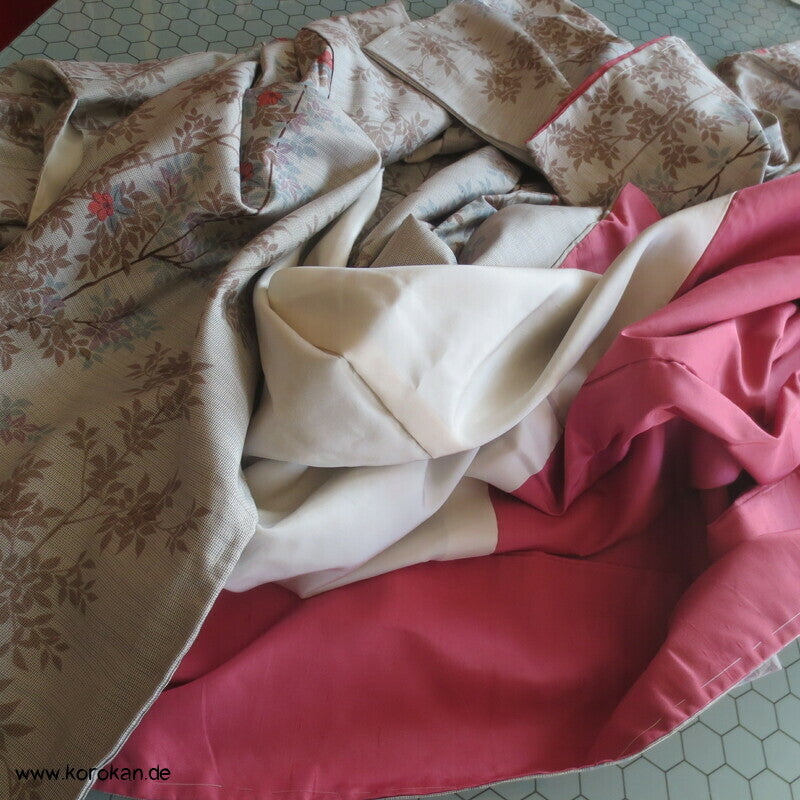 gedruckte Zweige Oshima Tsumugi Seiden Kimono