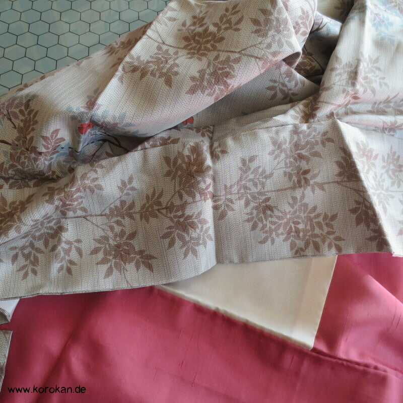 gedruckte Zweige Oshima Tsumugi Seiden Kimono