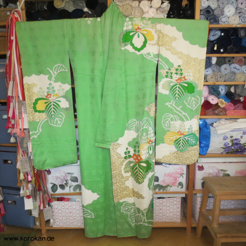 Paulownia auf Sayagata mit Golddruck und -stickerei Seidendamast Furisode Kimono