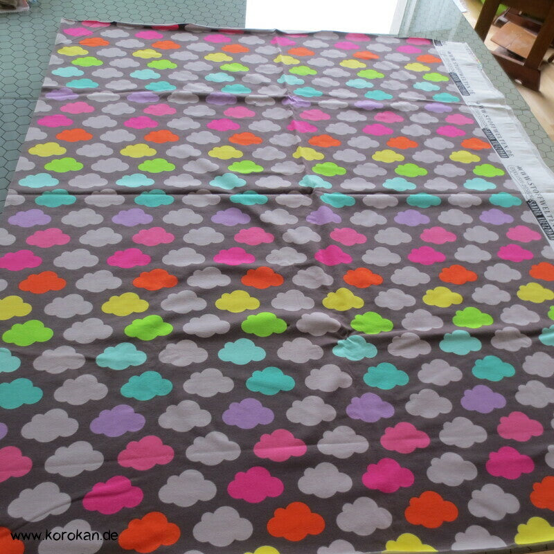 Bunte Wolken Baumwolljersey von Stoffwelten
