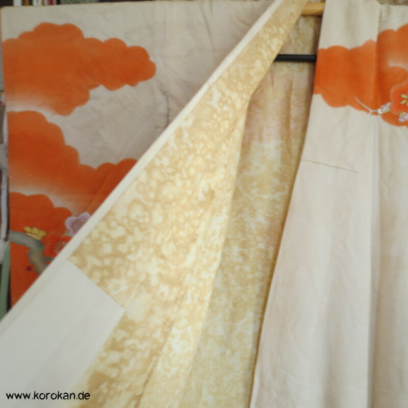 Fasan und Pflaumenblütenstickereien Furisode Seidendamast Kimono
