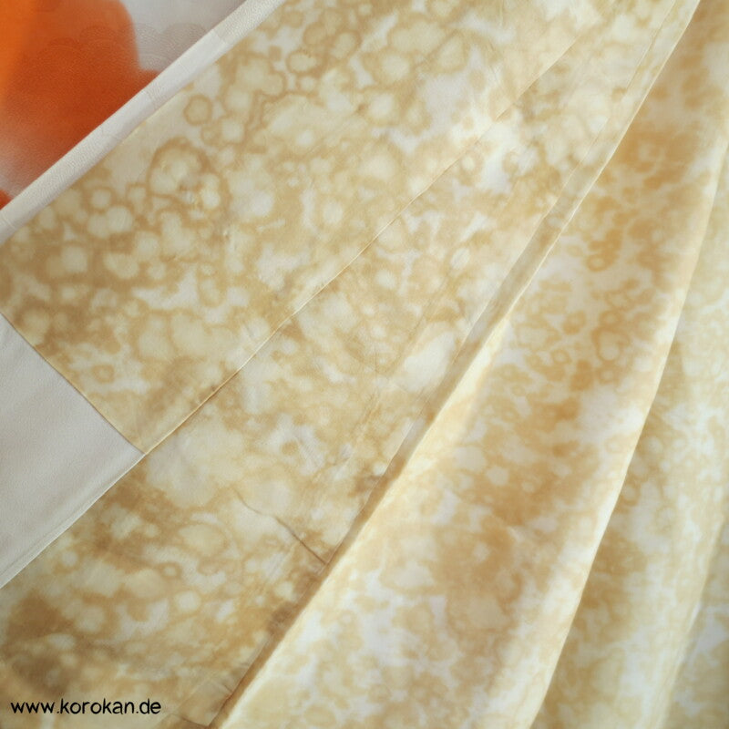 Fasan und Pflaumenblütenstickereien Furisode Seidendamast Kimono