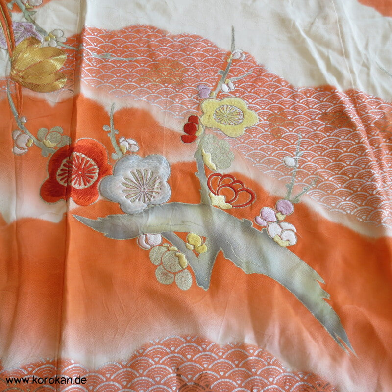 Fasan und Pflaumenblütenstickereien Furisode Seidendamast Kimono