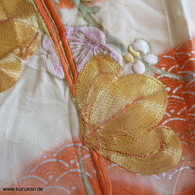 Fasan und Pflaumenblütenstickereien Furisode Seidendamast Kimono