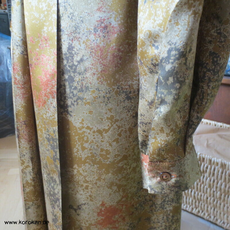 Seiden Satin Camouflage Kleid - Stehkragen, Rock mit Falten, langarm, Gr. L