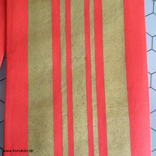 goldene Streifen auf orange Hanhaba Obi für Tanz