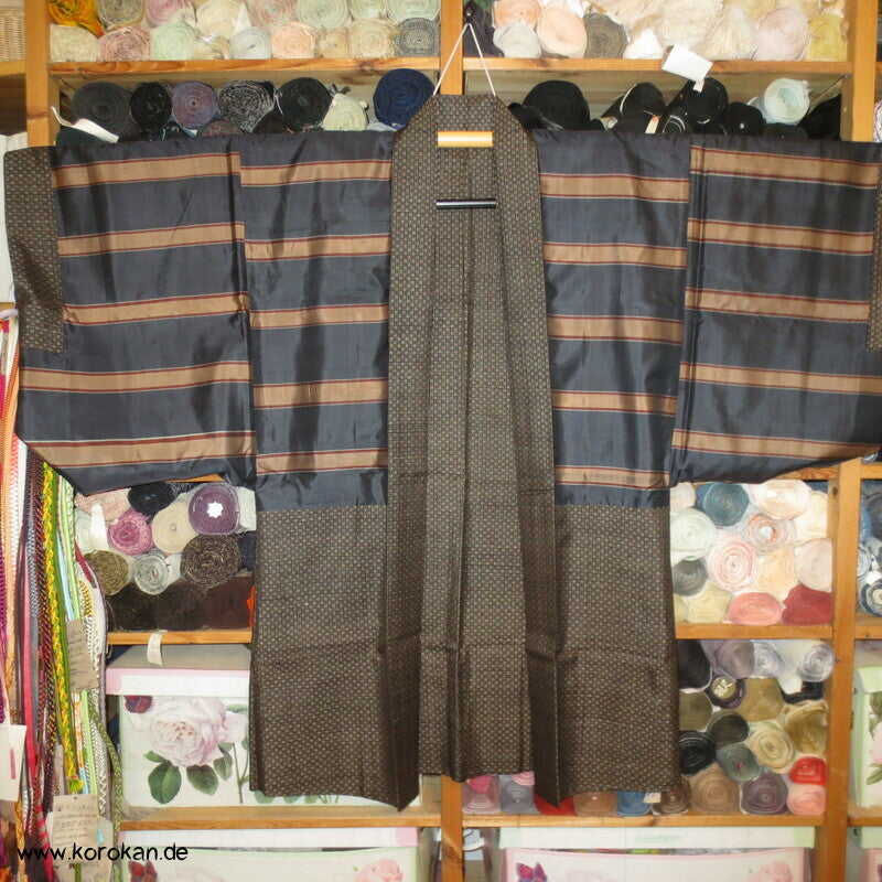 braunes Oshima Tsumugi Seide Kimono + Haori Ensemble