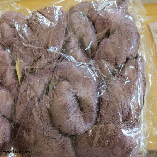 dunkelmauve Seidengarn zum Weben aus japanischer Obi Werkstatt