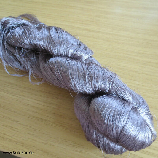 hellmauve Seidengarn zum Weben aus japanischer Obi Werkstatt
