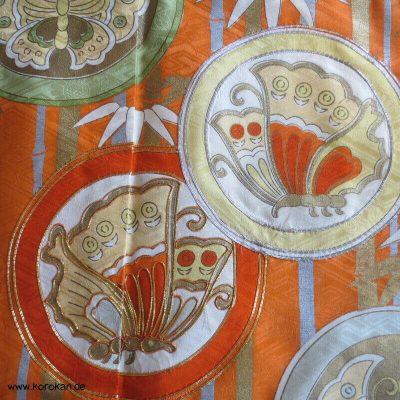 Furisode Kimono Seidendamast Schmetterlings Mon vor Bambus mit viel Gold