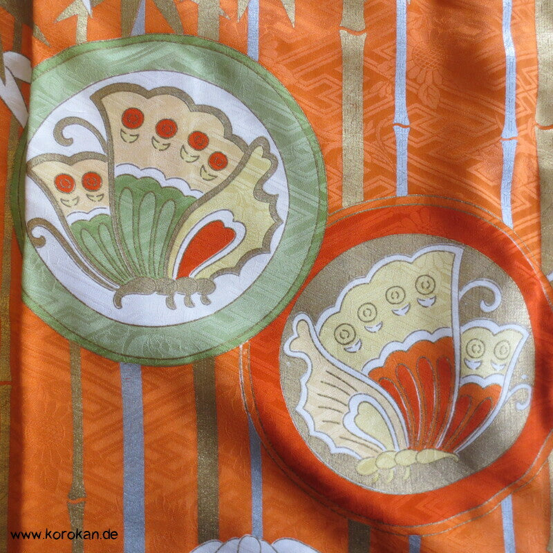 Furisode Kimono Seidendamast Schmetterlings Mon vor Bambus mit viel Gold