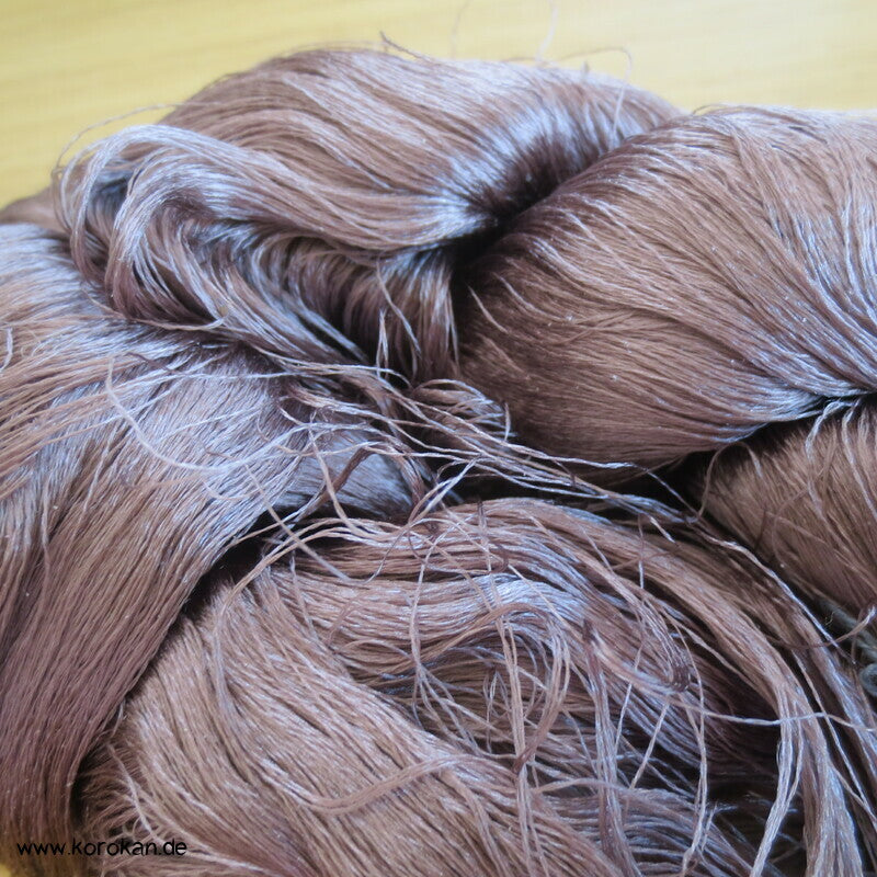 rötliches mauve Seidengarn zum Weben aus japanischer Obi Werkstatt